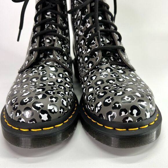 NEW Dr. Martens 1460 Leopard Smooth Leather Lace Up Combat Boots 7 US/5UK - Picture 5 of 14